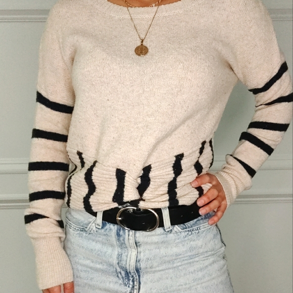Cute Stripe Detail Sweater - Picture 2 of 7